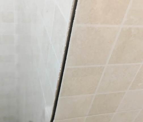 永和瓷砖空鼓维修公司分享阳台瓷砖脱落的修复过程可以分为以下几个步骤